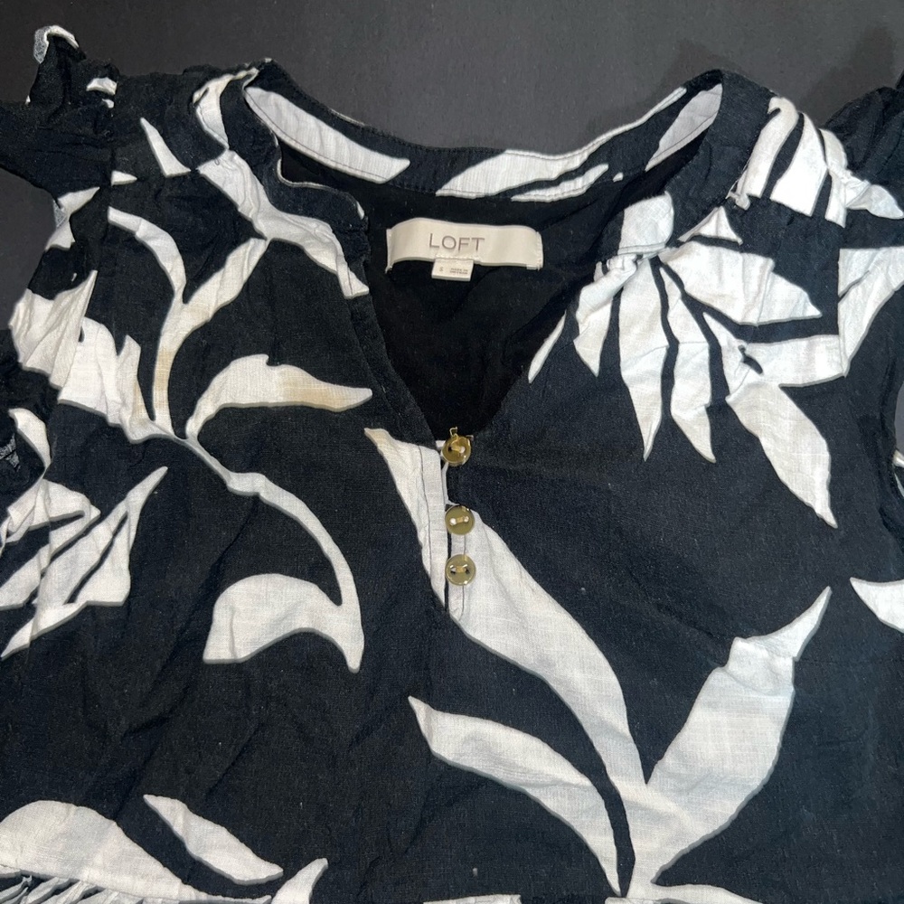 LOFT Black & White Leaf Print Women's Top